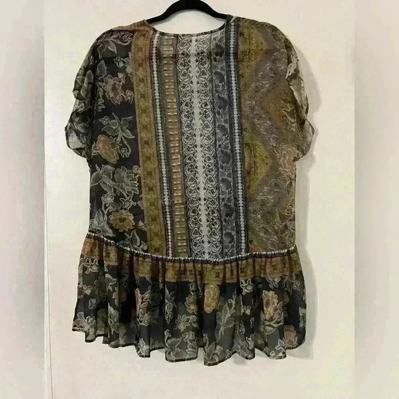 Beautiful flowy top size Small boho style (J140) - Picture 3 of 4
